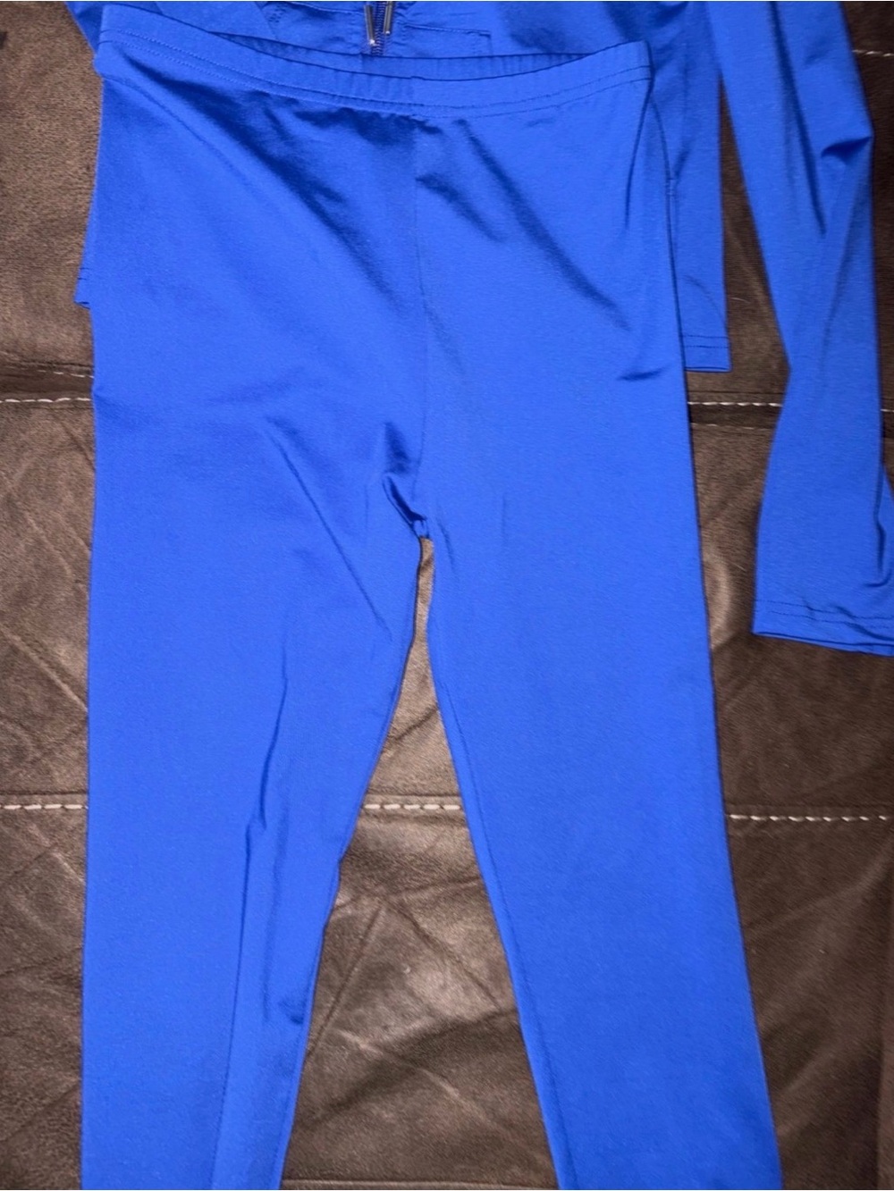 Two piece set - Picture 2 of 6